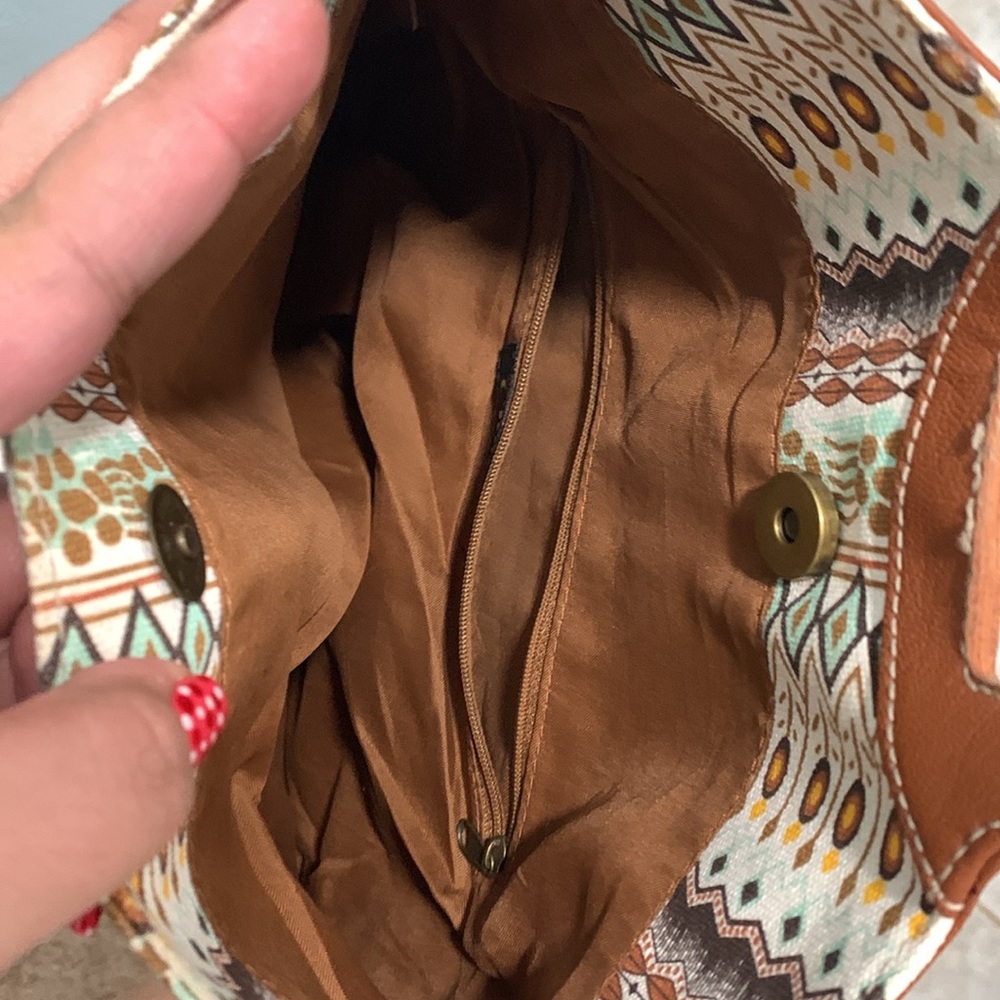 Chateau Tribal Clutch - Picture 4 of 9